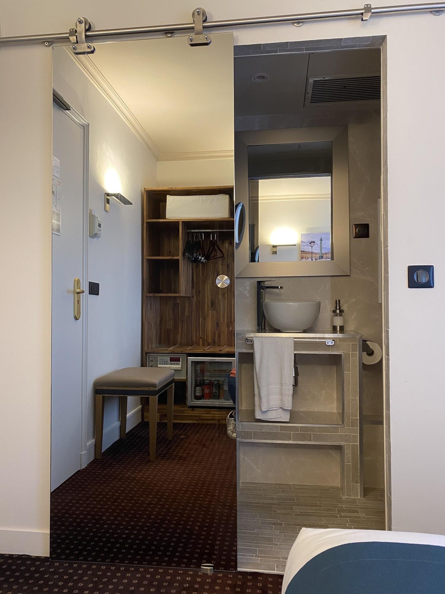 Hotel Louvre Sainte Anne Paris Eksteriør billede